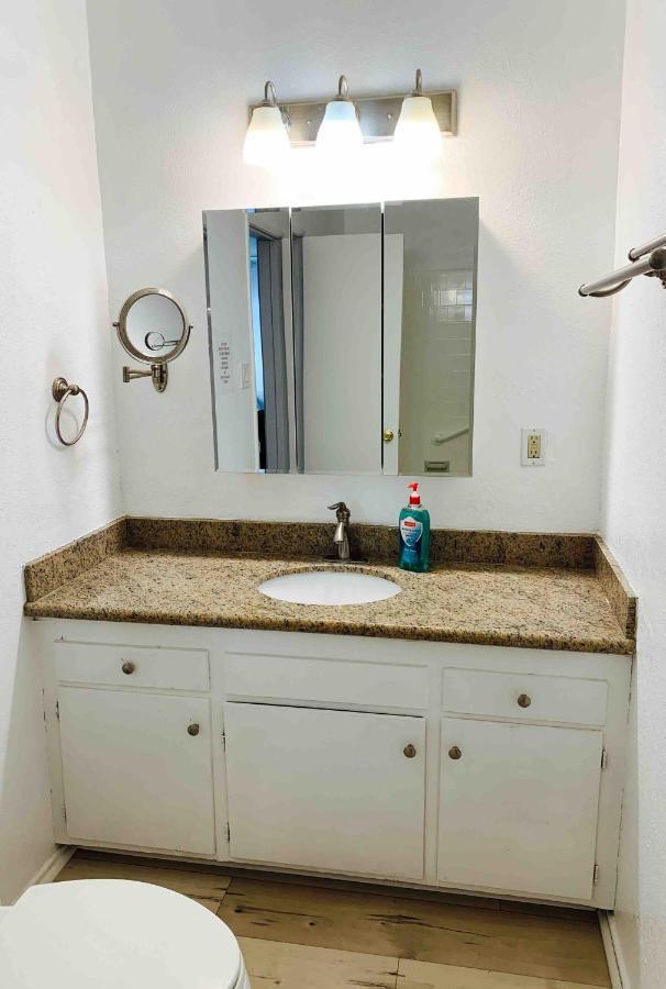 Great West La Ucla Santa Monica Hostel Лос Анджелис Екстериор снимка